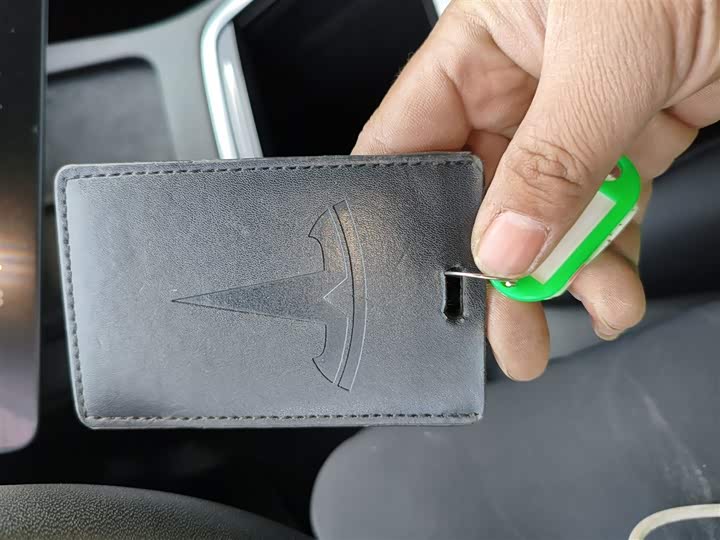 Фото 9 - Tesla Model Y