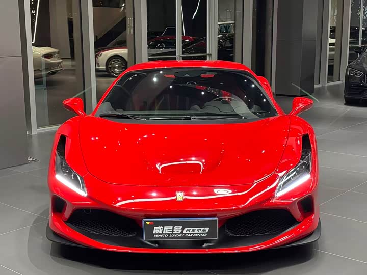 Фото 2 - Ferrari F8