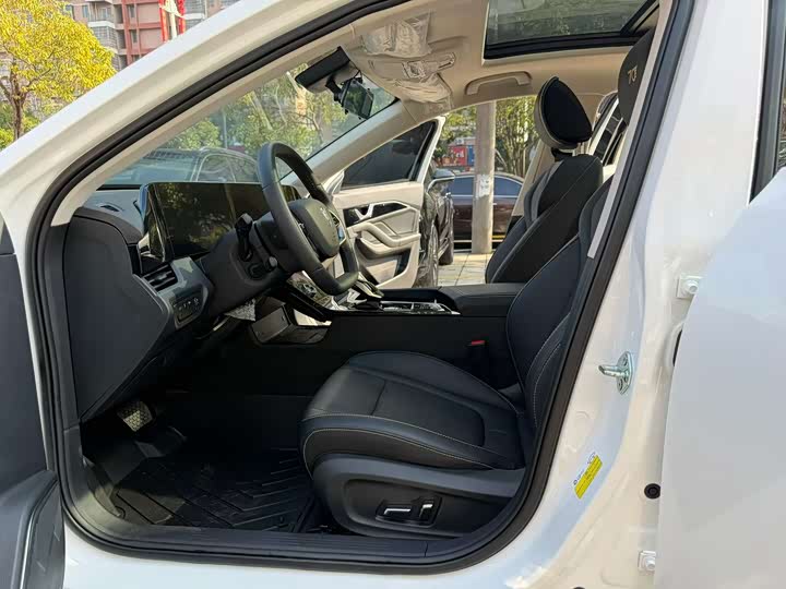 Фото 4 - Bestune B70