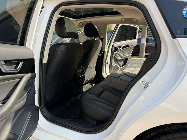 Фото 5 - Bestune B70