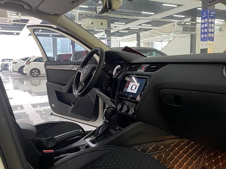 Фото 8 - Skoda Octavia Pro