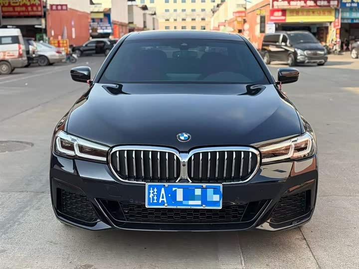 Фото 2 - BMW 5 Series