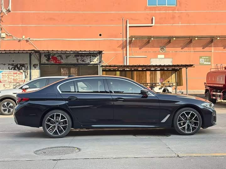 Фото 3 - BMW 5 Series