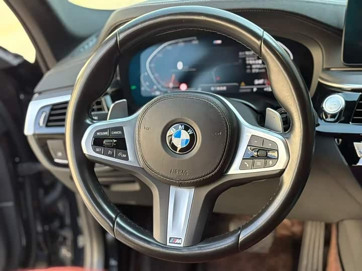 Фото 9 - BMW 5 Series