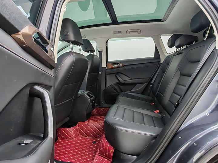 Фото 9 - Volkswagen Tharu