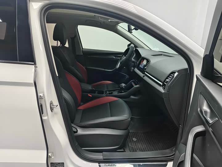 Фото 4 - Skoda Karoq