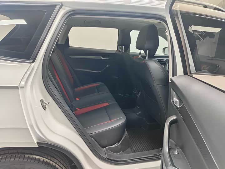 Фото 9 - Skoda Karoq