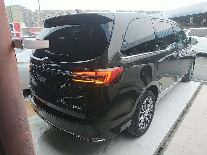 Фото 7 - Buick GL8 ES