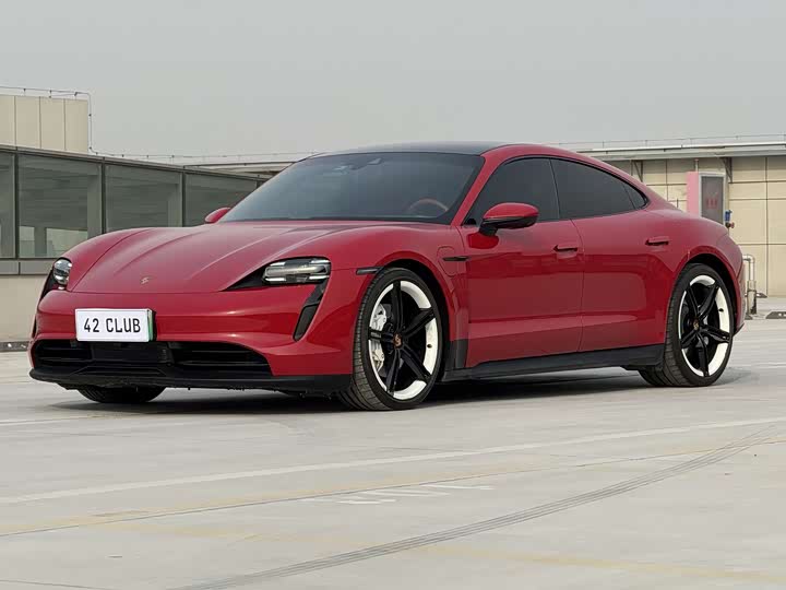 Фото 2 - Porsche Taycan