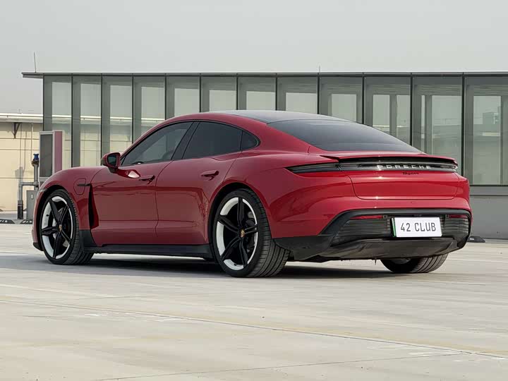 Фото 5 - Porsche Taycan