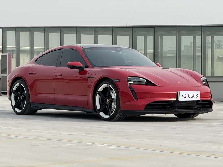 Фото 7 - Porsche Taycan