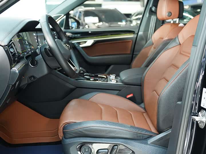 Фото 5 - Volkswagen Touareg