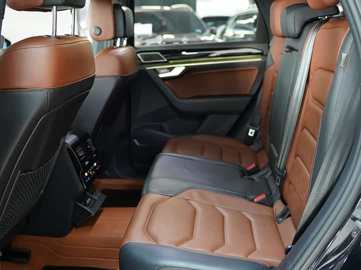 Фото 6 - Volkswagen Touareg