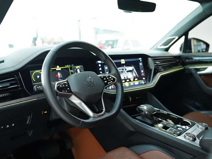 Фото 7 - Volkswagen Touareg