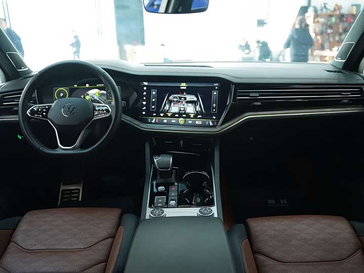 Фото 8 - Volkswagen Touareg