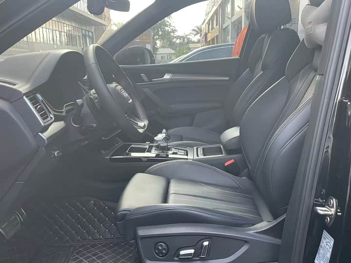 Фото 4 - Audi Q5L