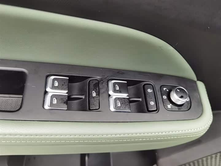 Фото 9 - Geely Cowboy