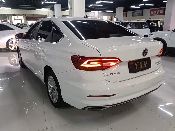 Фото 5 - Volkswagen Lavida