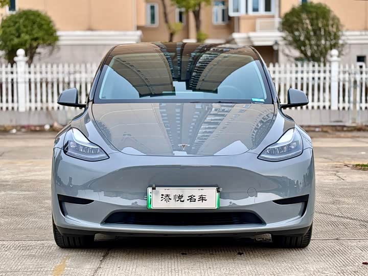 Фото 1 - Tesla Model Y