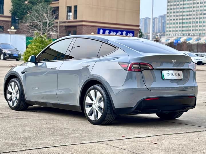 Фото 3 - Tesla Model Y