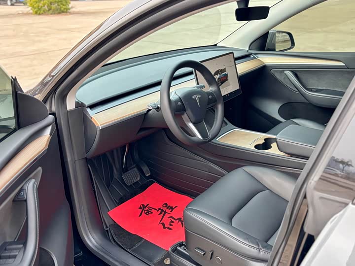 Фото 8 - Tesla Model Y