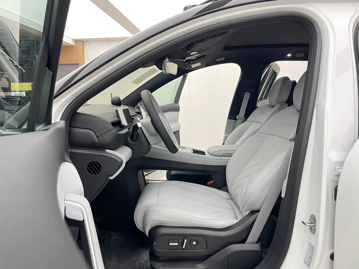 Фото 8 - Nio ES6