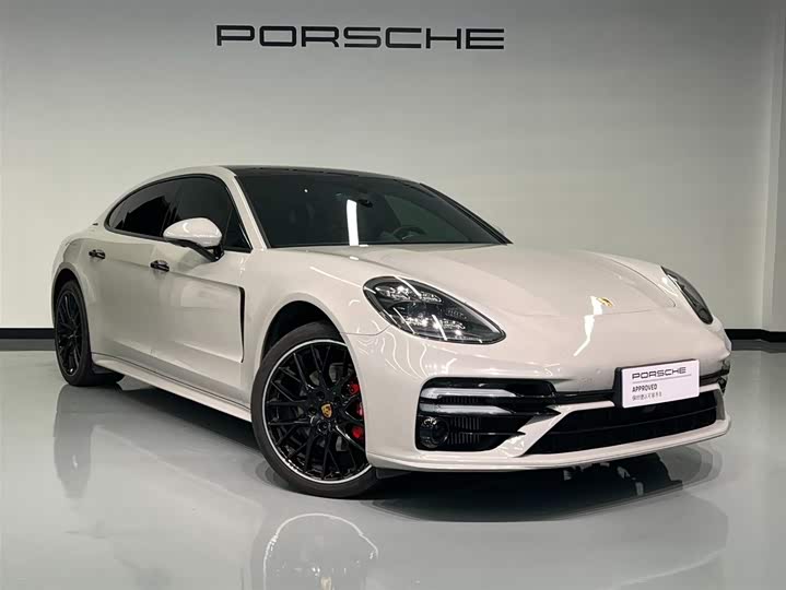 Фото 3 - Porsche Panamera