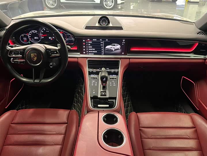 Фото 8 - Porsche Panamera