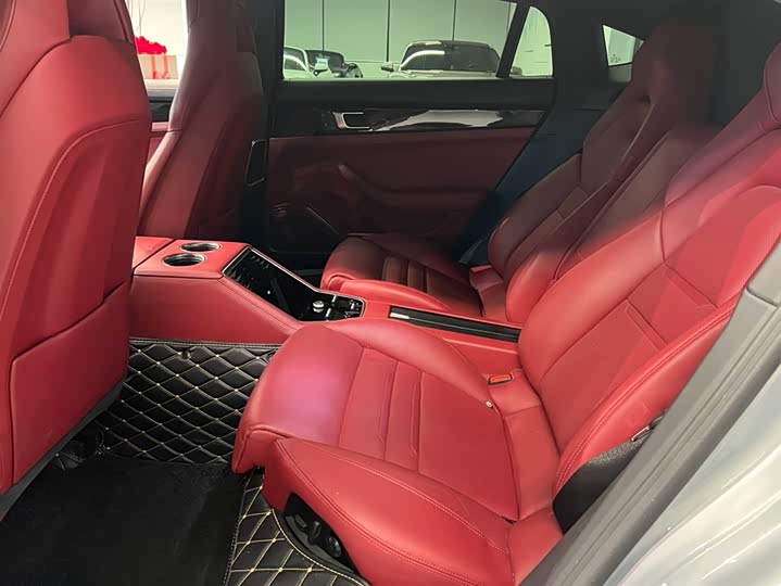 Фото 9 - Porsche Panamera