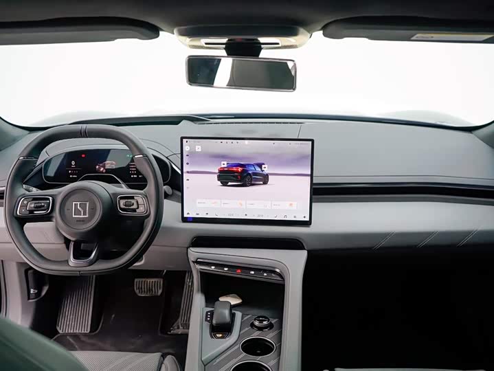 Фото 3 - Zeekr 001