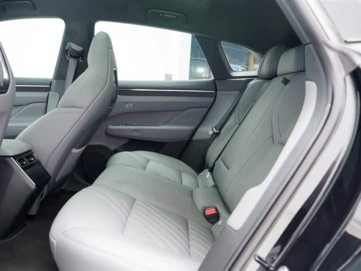 Фото 4 - Zeekr 001