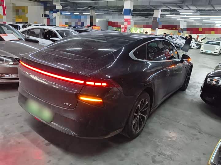 Фото 7 - XPeng P7
