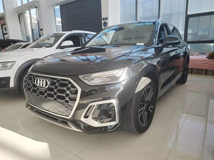 Фото 2 - Audi Q5L
