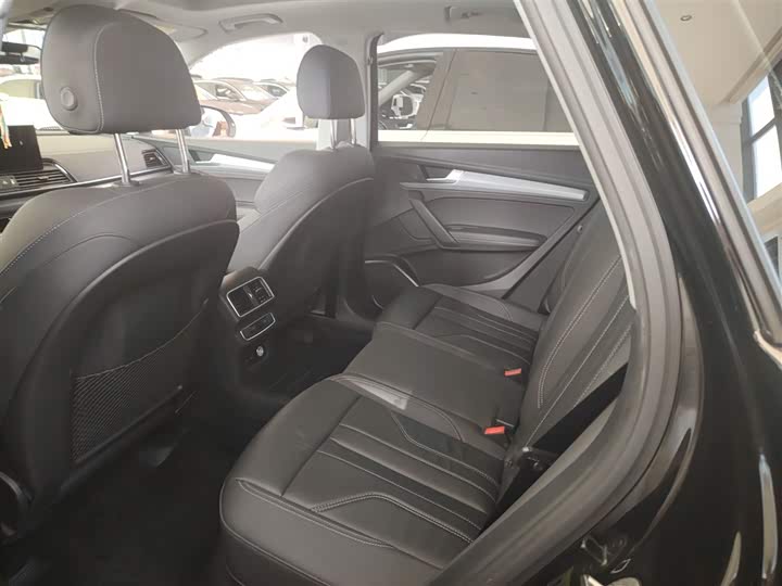 Фото 9 - Audi Q5L