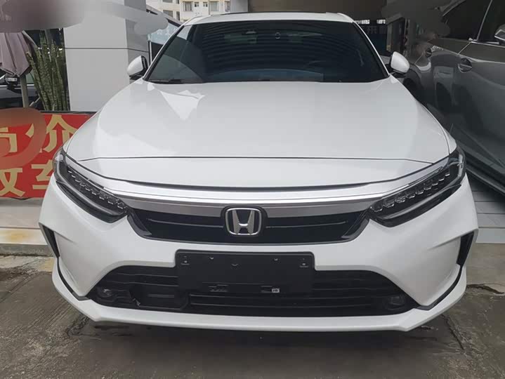 Фото 2 - Honda Inspire