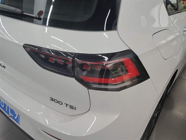 Фото 8 - Volkswagen Golf