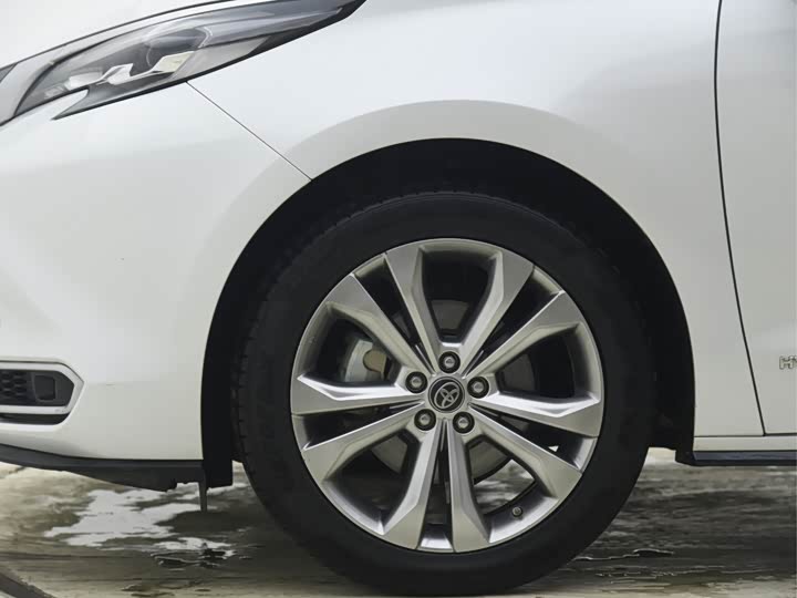 Фото 3 - Toyota Sienna