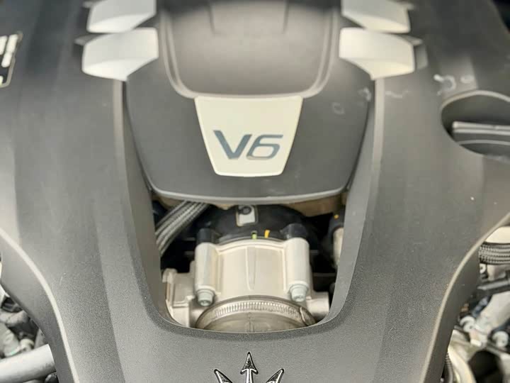 Фото 7 - Maserati Levante