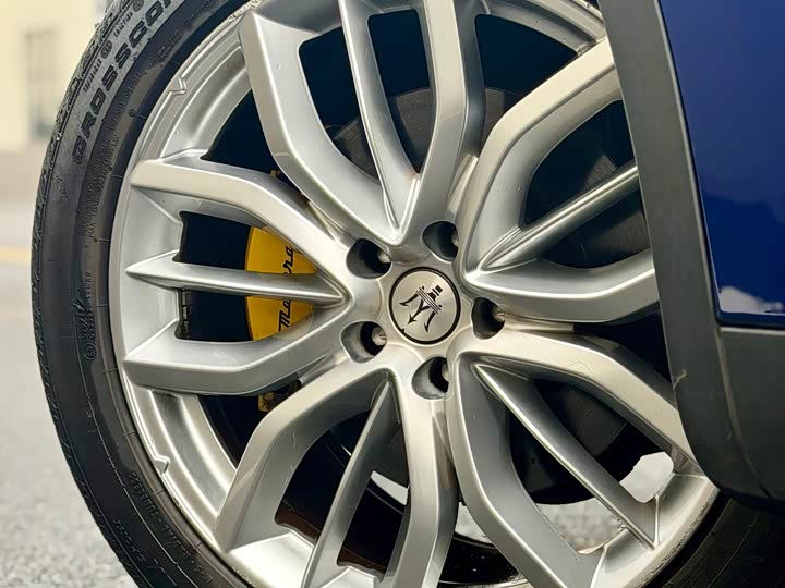 Фото 8 - Maserati Levante