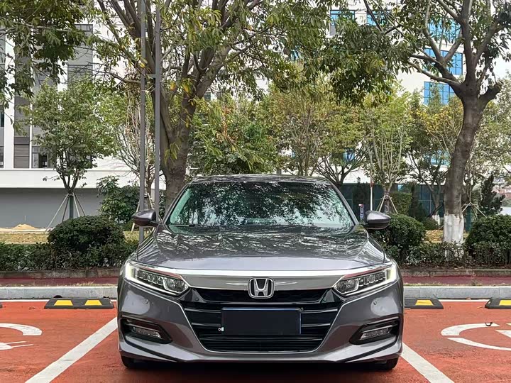 Фото 2 - Honda Accord
