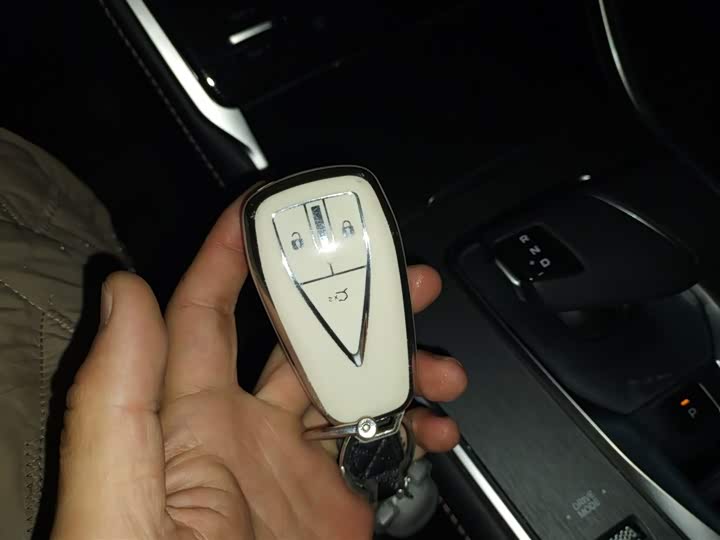 Фото 9 - Changan CS75