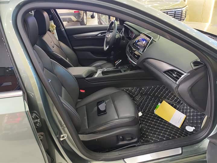 Фото 8 - Cadillac CT5