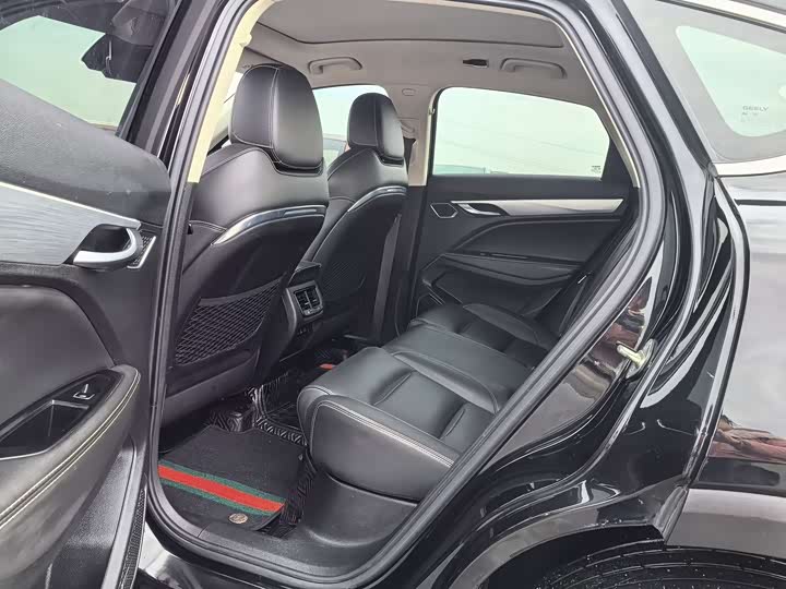 Фото 7 - Geely Tugella