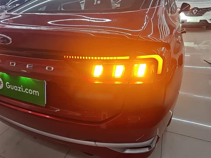 Фото 8 - Ford Mondeo