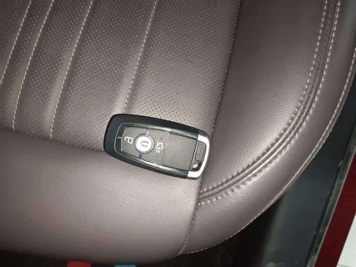 Фото 9 - Ford Mondeo