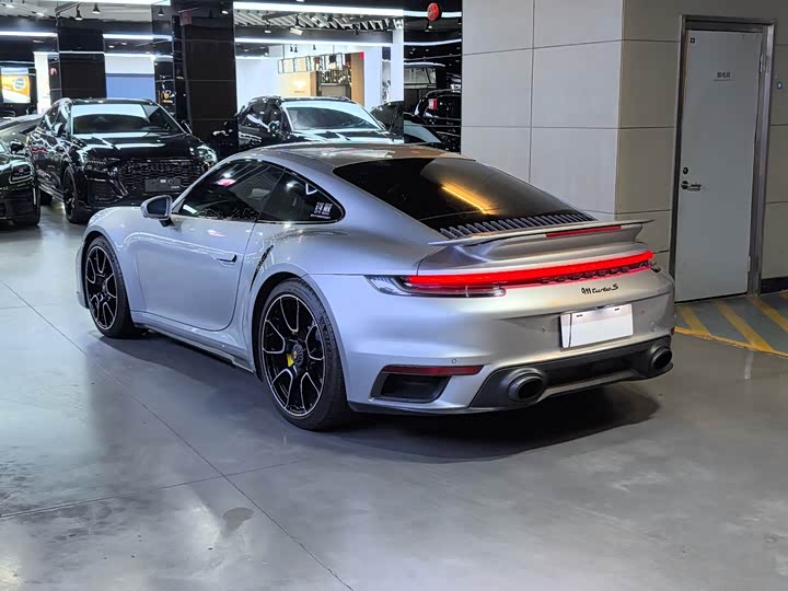 Фото 3 - Porsche 911