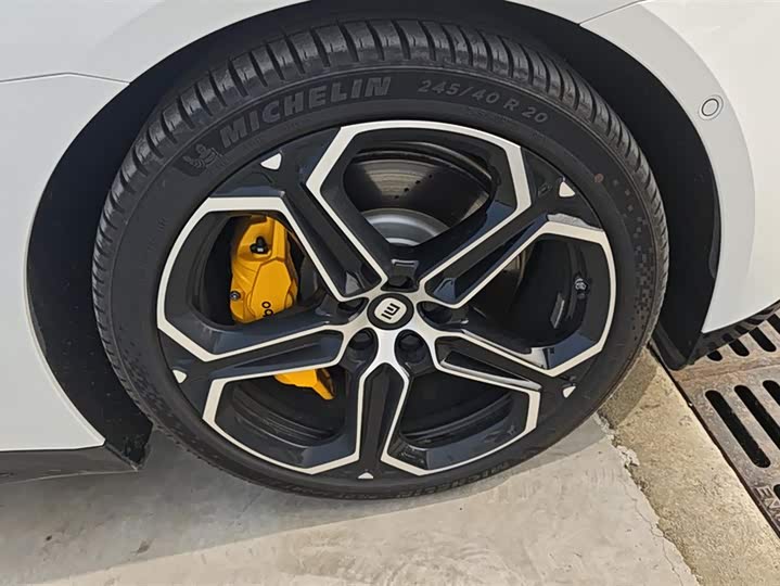 Фото 6 - Xiaomi SU7