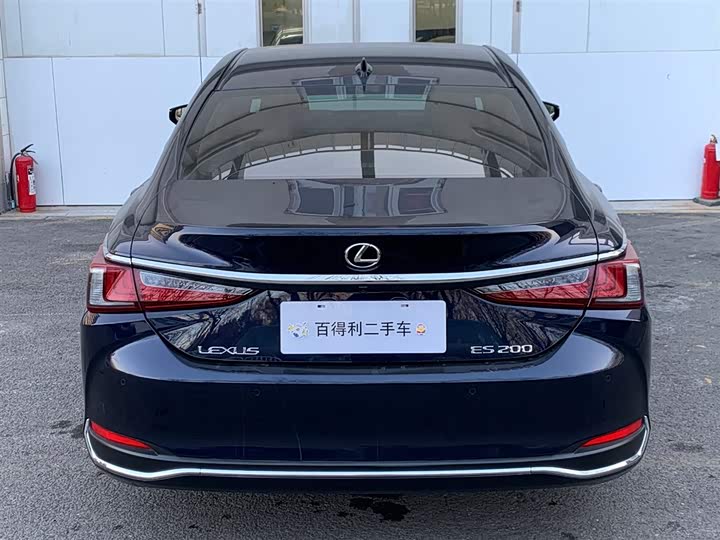 Фото 4 - Lexus ES