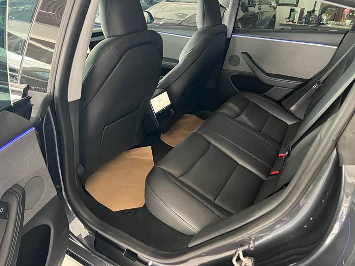 Фото 5 - Tesla Model 3