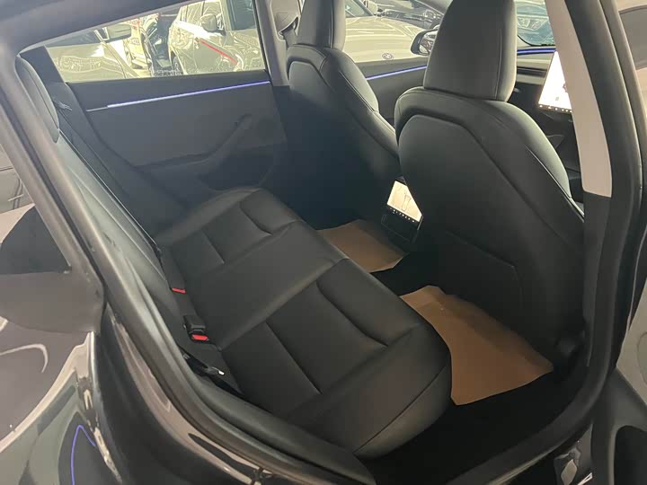 Фото 8 - Tesla Model 3